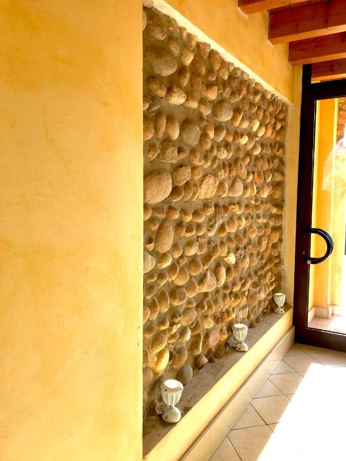 Апартаменты Casa Vacanze Raggio Di Sole Валеджо-суль-Минчо Экстерьер фото